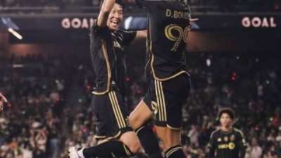 '손흥민 선발 출격→부앙가 향한 킬 패스' LAFC, 행운의 자책골...1-0 리드