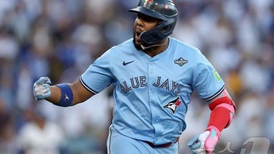 토론토, 다저스 완파…32년 만에 월드시리즈 우승까지 1승 남았다