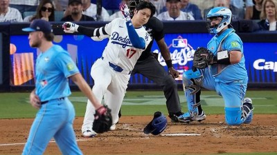 '연봉 달랑 10억' 집도 없는 떠돌이 유망주가, '10조 몸값' 오타니를 추풍낙엽처럼 쓰러뜨렸다