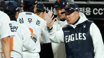 김경문 한화 감독 “선수 향한 폭언 너무 심해…김서현, 더 믿고 포용해줘야” [KS 4차전]