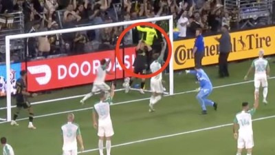 '설마 내가 흥부듀오 골 망친 건가?' 결승골 넣고 머리 감싸 쥔 LAFC 유망주, 오프사이드 아니라 다행