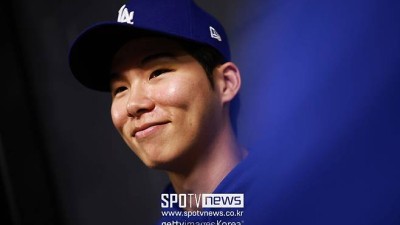 로버츠 김혜성 외면에 다저스 팬들 폭발했다…타격 기회 줘야 벼랑 끝 영웅 될까