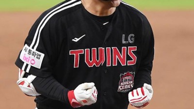 이걸 이기네? LG 문보경도 어리둥절 → 솔직히 이길 줄은 몰랐죠 [KS4]