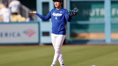 김혜성 경기도 안 내보주는 로버츠 감독과 주루 경쟁하다니, 분위기는 좋네