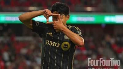 황당하네...“손흥민 프리킥 평범했는데? MLS 홍보용으로 상 줬다” 美 매체, SON 올해의 골 수상 비판