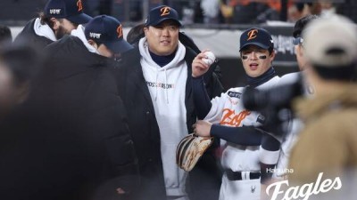 '1승3패' 한화, 초강수 던졌다… 김경문 감독 류현진, 불펜 등판 자청[KS5]