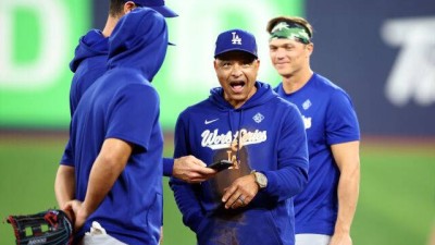 '벼랑 끝' 다저스 선수단 의지 보소, 원정 출발 시간 당기고 자발적 훈련 참여 우린 아직 끝난 게 아니다
