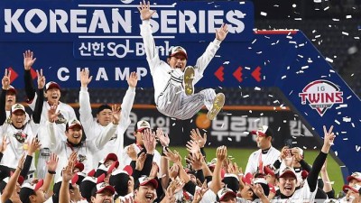 톨허스트에게 7회에 던져달라고 무릎꿇었다. 9kg 빠진 염갈량. 2년 연속 우승위해 일주일만 즐기겠다[KS5]
