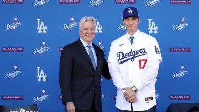 무려 '14조 2840억' 역대 최고액 구단 매각 마무리... '46년 만에' 레이커스 주인 바뀌었다