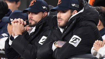 이별일까, LG 우승 세리머니 지켜본 폰세…내년에 갚아줄 건가요? 대답은 [KS]