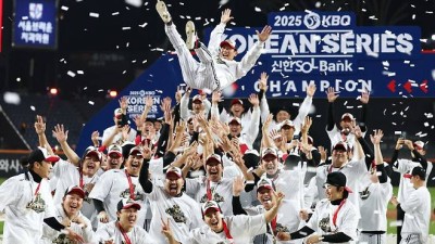 “더 못 던지겠다” 톨허스트에 염경엽 “더 던져달라고 무릎 꿇었다”