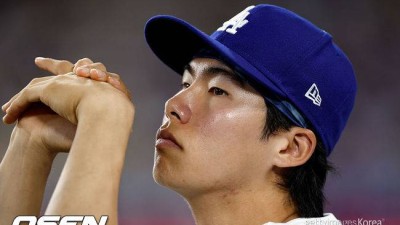 드디어 라인업 변화 준 로버츠 감독, 8푼 타자는 결국 빠졌지만…또또또또또또 KIM은 벤치 대기 [WS6]