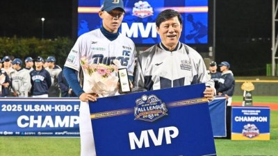 고교생이 왜 이렇게 잘 치냐 허구연 총재도 감탄, 졸업도 안한 18세 타자 5안타 맹폭격→MVP 우뚝 [울산 현장]