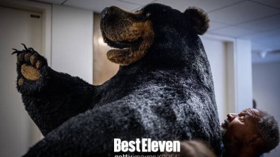 곰 습격으로 12명 사망 '충격'... 日 축구계도 훈련장 전격 폐쇄-무기한 중단 등 '비상사태'