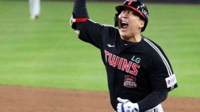 '100억설' FA 김현수 '진짜' 두산 컴백하나 예의주시하는 구단 한둘이 아닐 듯