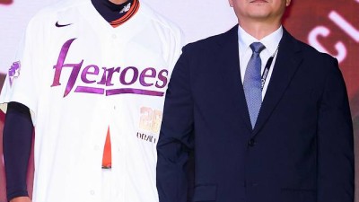 '미스터리' 7억이나 투자해 지명한 157km 초특급 신인, 왜 마무리 캠프 안 데려갈까