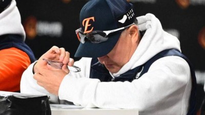 이런 기회 쉽게 안 오는데… 한화 천추의 한으로 남을지도 모른다, 왜 2위 감독에게 책임론 불거지나