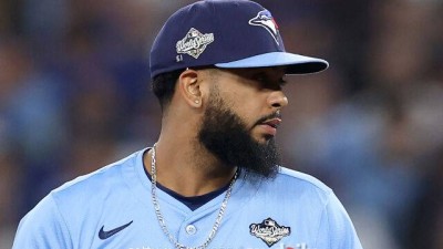 승패를 초월한 야구의 낭만…'TOR' 불펜진이 51번 'LAD' 선수 등번호를 모자에 새긴 이유