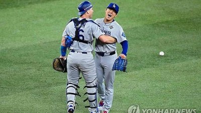 '야마모토야 우짜긋노'→'함 해보입시더' WS 3승 야마모토의 투혼이 만든 우승