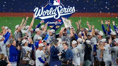 ‘혜성특급’ 김혜성 감격의 월드시리즈 우승 ‘한국인 야수 1호+데뷔 시즌 영광’ 다 잡았다