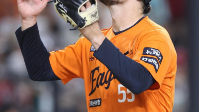 한화 '원투펀치' 와이스의 매듭 2025년은 오로지 신만이 만들 수 있는 시즌이었어