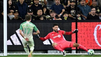 손흥민보다 더 큰 임팩트, 보기 어려운 장면이 나왔다…4년 4개월 만에 PK 막은 요리스