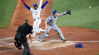 '김혜성처럼 질주하지 그랬어', 역사 바꿀 수 있었지만…소극적 주루 전략에 비난 폭탄