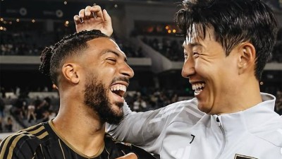 손흥민 진짜 이 선수랑 사귀나?...경기 시작부터 승리 기념촬영도 딱 붙어서, 끝까지 무조건 '흥부 듀오 LOVE'