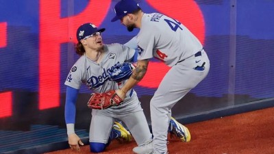 9회말 2사 만루서 동료와 충돌→그대로 좌절 졌다고 생각했는데..., 기적의 슈퍼캐치가 LAD 우승 만들었다