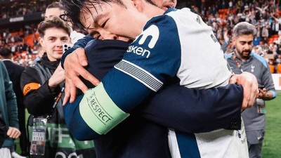 손흥민 사랑한다. 토트넘이 손흥민이고, 손흥민이 곧 토트넘 눈물 세리머니 부주장, 얼마나 그리우면 또 SON 찬사...스탭 오버