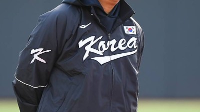 저랑 얘기 안 한답니다 이진영 코치는 왜, 제자 김영웅과 김성윤에게 '손절 선언' 당했나 [고척 현장]