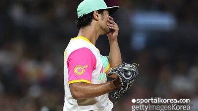 '이럴 수가' 664억 포기하고 이대로 은퇴하나? 박찬호 추월까지 9승 남았는데…다르빗슈, 팔꿈치 수술로 2026시즌 아웃