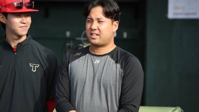前 요미우리 투수가 왜 KIA 캠프에? 日 25승 투수가 올까, 대박 퍼즐 하나 건지나