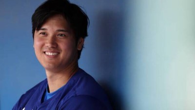 오타니, 슈퍼스타 맞아? '엄마는 아르바이트, 아내는 구형폰'…7억 달러의 사나이 가족의 믿기 힘든 검소함