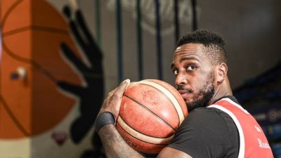 은퇴 번복해 미안하다…기뻐했을 9개 팀들에게