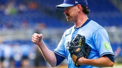 WS 7차전 결승포 헌납 죄책감 때문인가, 사이영상→트레이드 투수 왜 1448억 포기했나…이유는 에이전트와 비버만, 토론토 호재