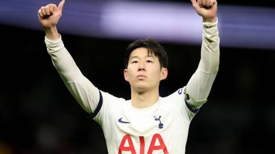 ‘바짓가랑이라도 붙잡을걸’ 토트넘 초유의 사태 벌어졌다…‘슈퍼스타’ 손흥민 떠나자 홈구장 좌석 텅텅→티켓값 인하