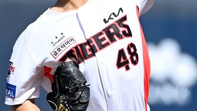 아 WBC 나갔구나 KIA 日 투수코치 눈에도 국대 에이스였다…다만, 하나 조언했다[오키나와 현장]