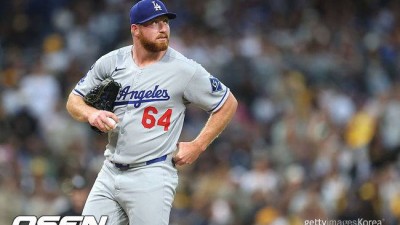 '111구 혹사 논란' 로버츠가 방치했던 투수, 우승반지 들고 KT로 오다니…'평균 151km' 강철매직 만족시킬까