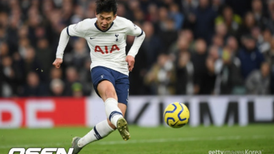 SON '72.3m 골' 기록 절대 안 깨질 듯 英 매체, 반 더 벤 '미친 질주 골' 소식에 쏘니 소환→여전한 영향력