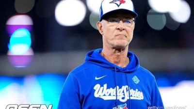 마지막일 줄 알았다 준우승도 서러운데…감독급 코치가 물러나다니, 매팅리 우승의 한 끝내 못 푸나