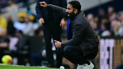 '교체 투입 30분 만에 부상 OUT' 10명 뛴 맨유 미치겠다…매과이어→셰슈코 '더블 부상' 눈물