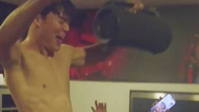 '0-1→4-3 대역전극' 흥분한 오현규, 라커룸에서 유니폼 벗고 '광란의 댄스'…6호골 넣고 룰루랄라 한국행