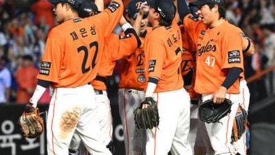 어떻게 키운 유망주들인데…FA 영입에 3년간 340억 넘게 쓴 한화, 이제는 잃을 것도 걱정한다