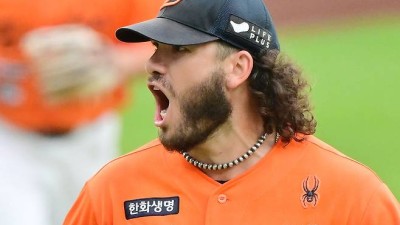 美 매체 폰세, 한국에서 완전히 다른 투수 됐다…그런데 페디와 우려스러운 비교 왜?