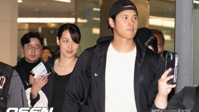 오타니 딸 유모차에 스마트폰 들이댄 팬’…경호 뚫고 돌진, 도 넘은 만행에 분노 폭발