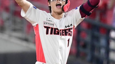 4파전? 2파전? 경쟁 붙었다, 'FA 최대어' 박찬호 행선지, 북쪽일까 동쪽일까…출발선 최소 50억 → 어디까지 치솟을까 [미야자키포커스]