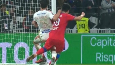 '이강인의 명백한 페널티킥 허용, 오심이었다'…이강인 때린 리옹 주장은 분노