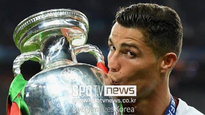 호날두 '오피셜' 공식 발표 축구 선수로서 은퇴하겠다...2026 북중미 월드컵이 라스트 댄스