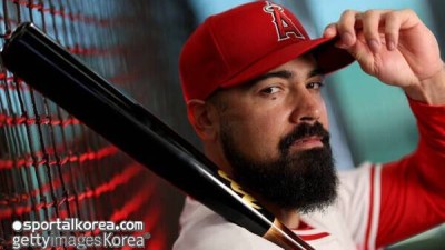노골적인 도둑질 2억 4,500만 달러 받고 단 20% 출전…MLB 희대의 '먹튀' 렌던, 2026시즌엔 명예 회복할까
